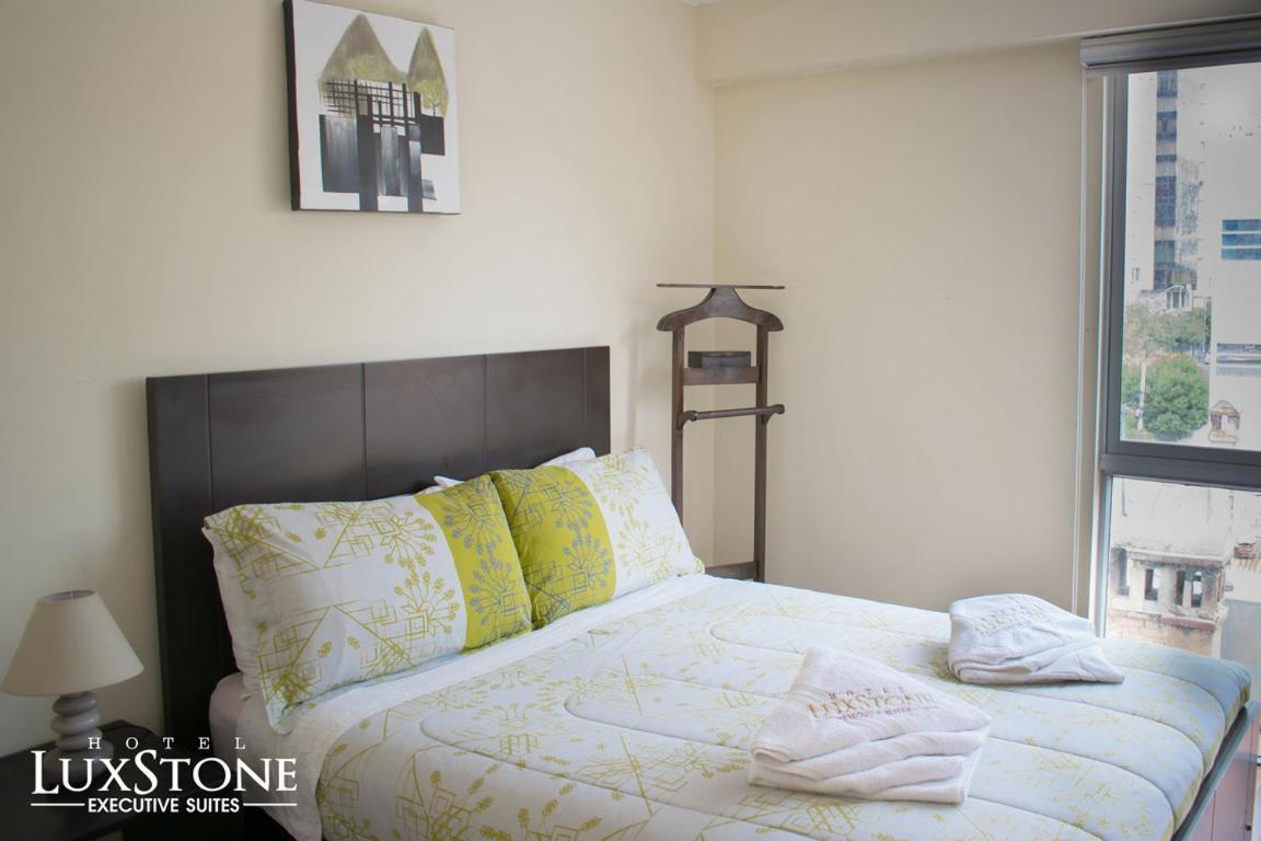 Luxstone Executive & Suites La Paz Exteriör bild
